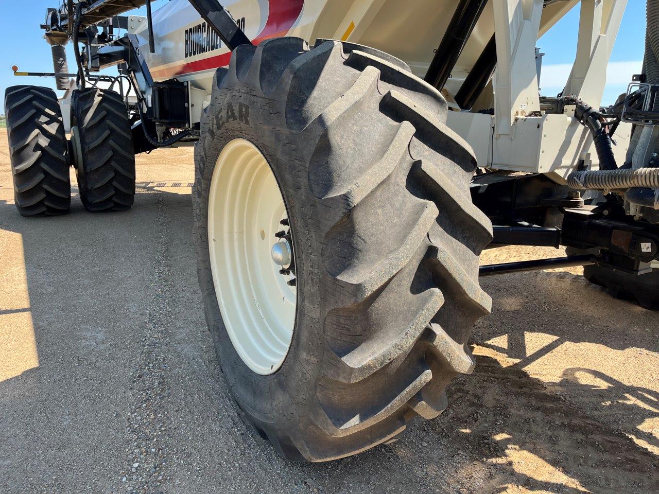 2014 Bourgault 7700 Air Tank/Cart