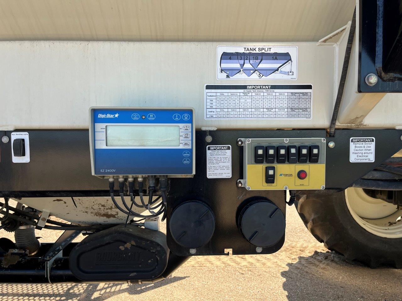 2014 Bourgault 7700 Air Tank/Cart