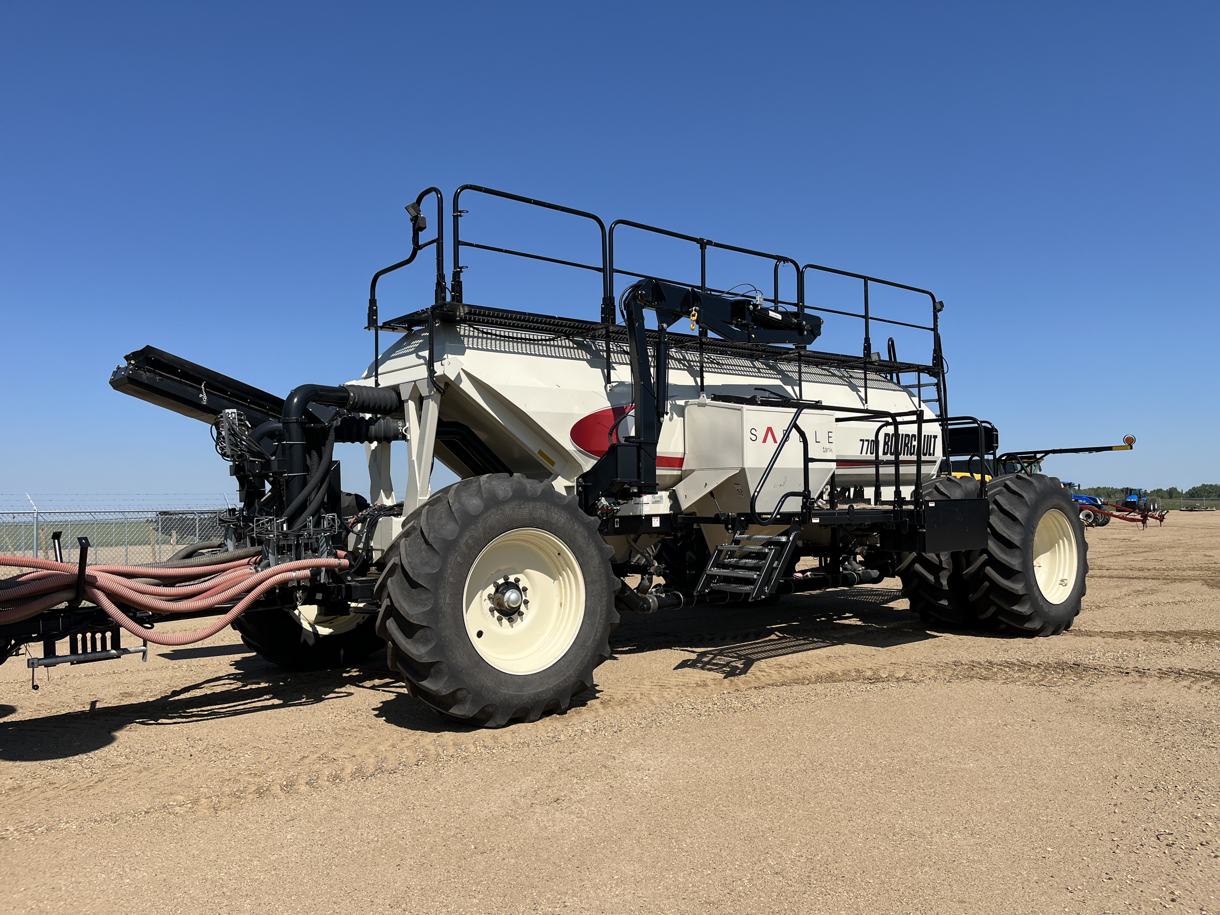 2014 Bourgault 7700 Air Tank/Cart