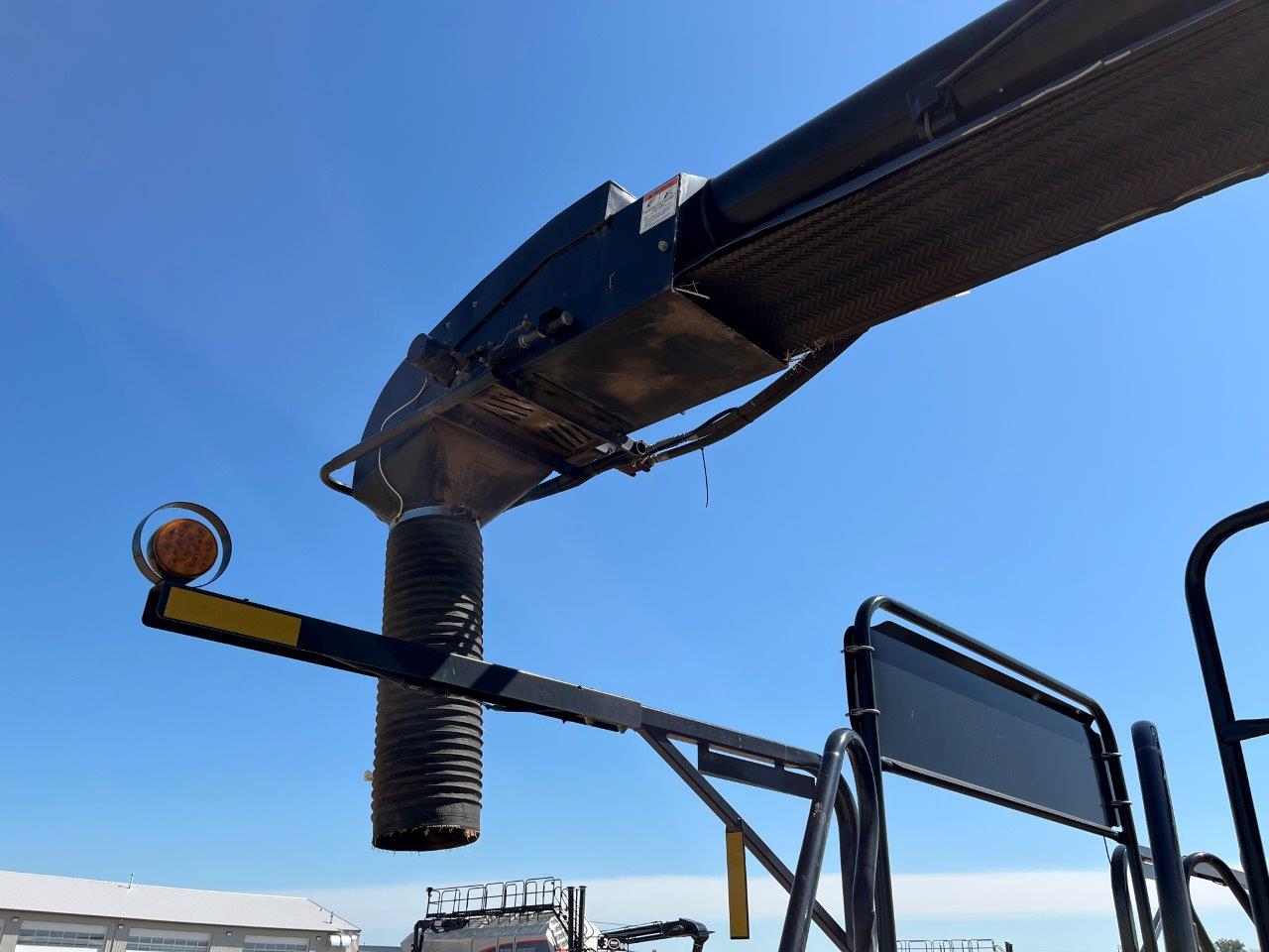 2014 Bourgault 7700 Air Tank/Cart