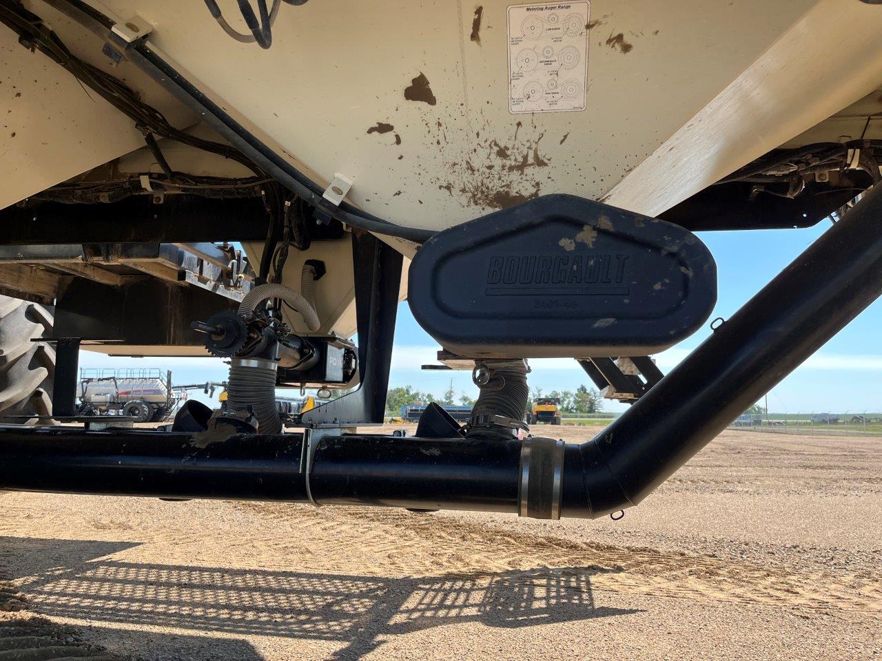 2014 Bourgault 7700 Air Tank/Cart