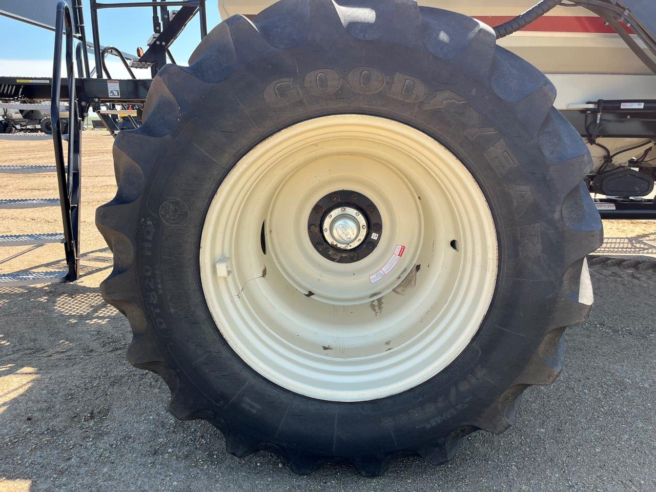 2014 Bourgault 7700 Air Tank/Cart