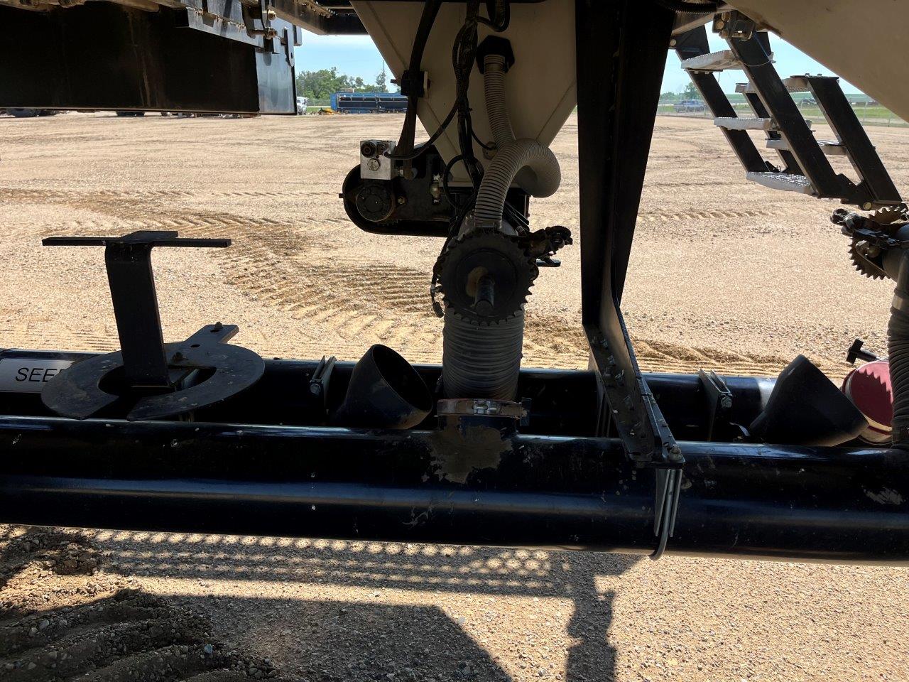 2014 Bourgault 7700 Air Tank/Cart