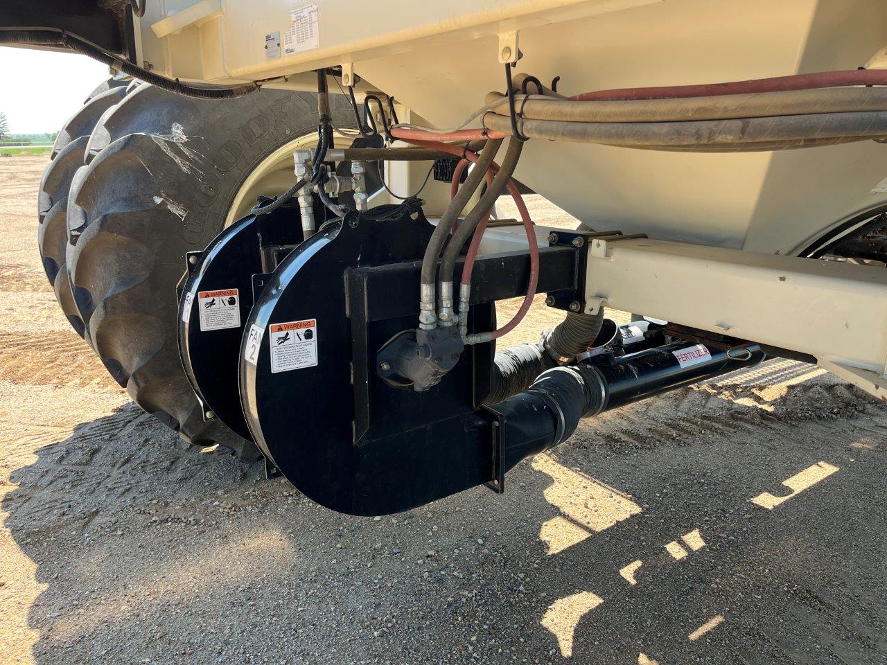 2014 Bourgault 7700 Air Tank/Cart