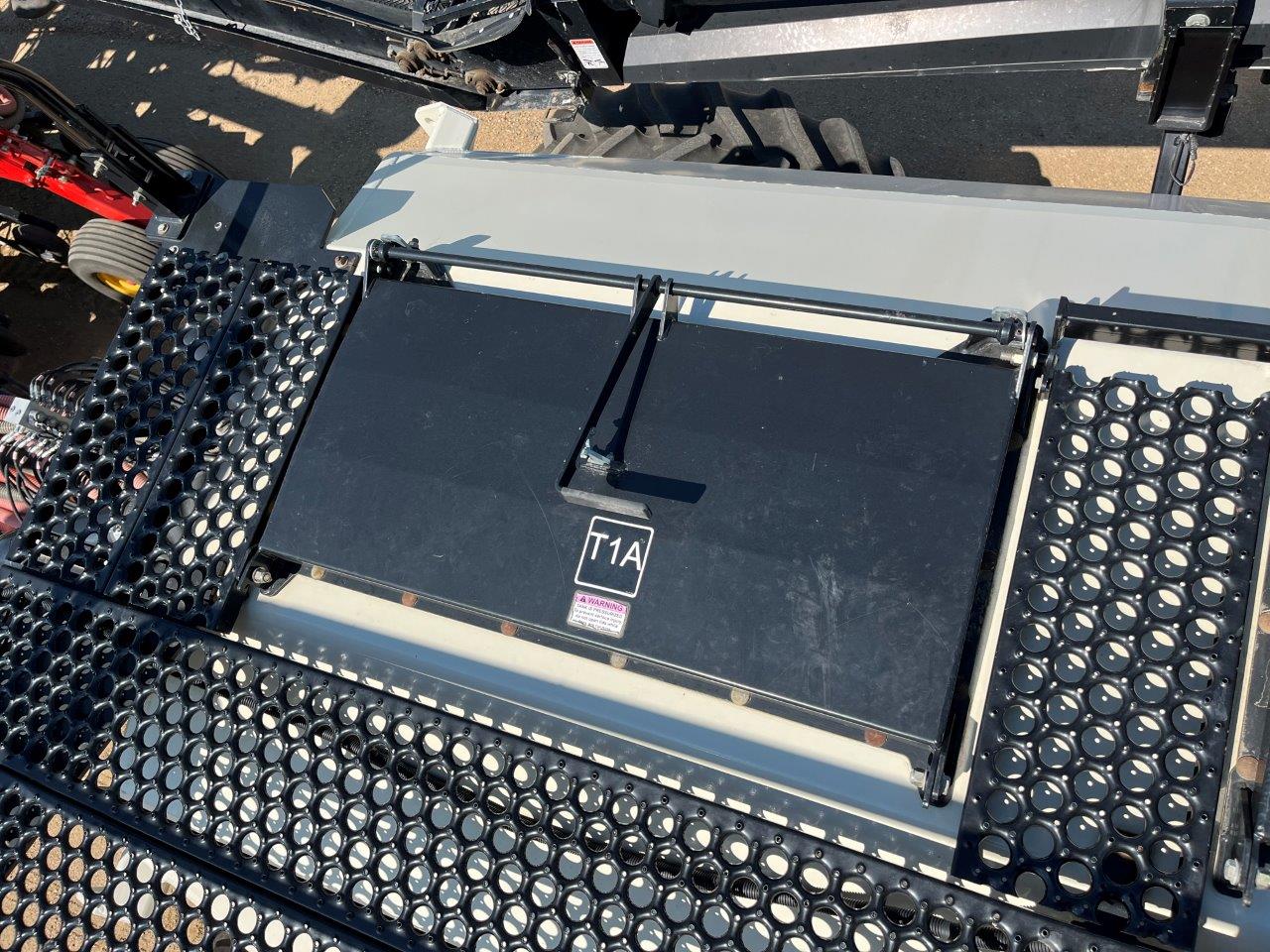 2014 Bourgault 7700 Air Tank/Cart