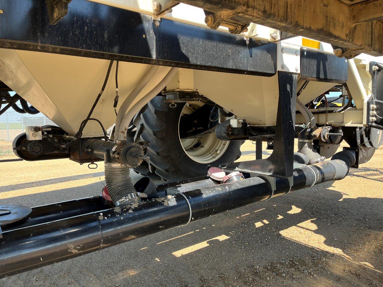 2014 Bourgault 7700 Air Tank/Cart