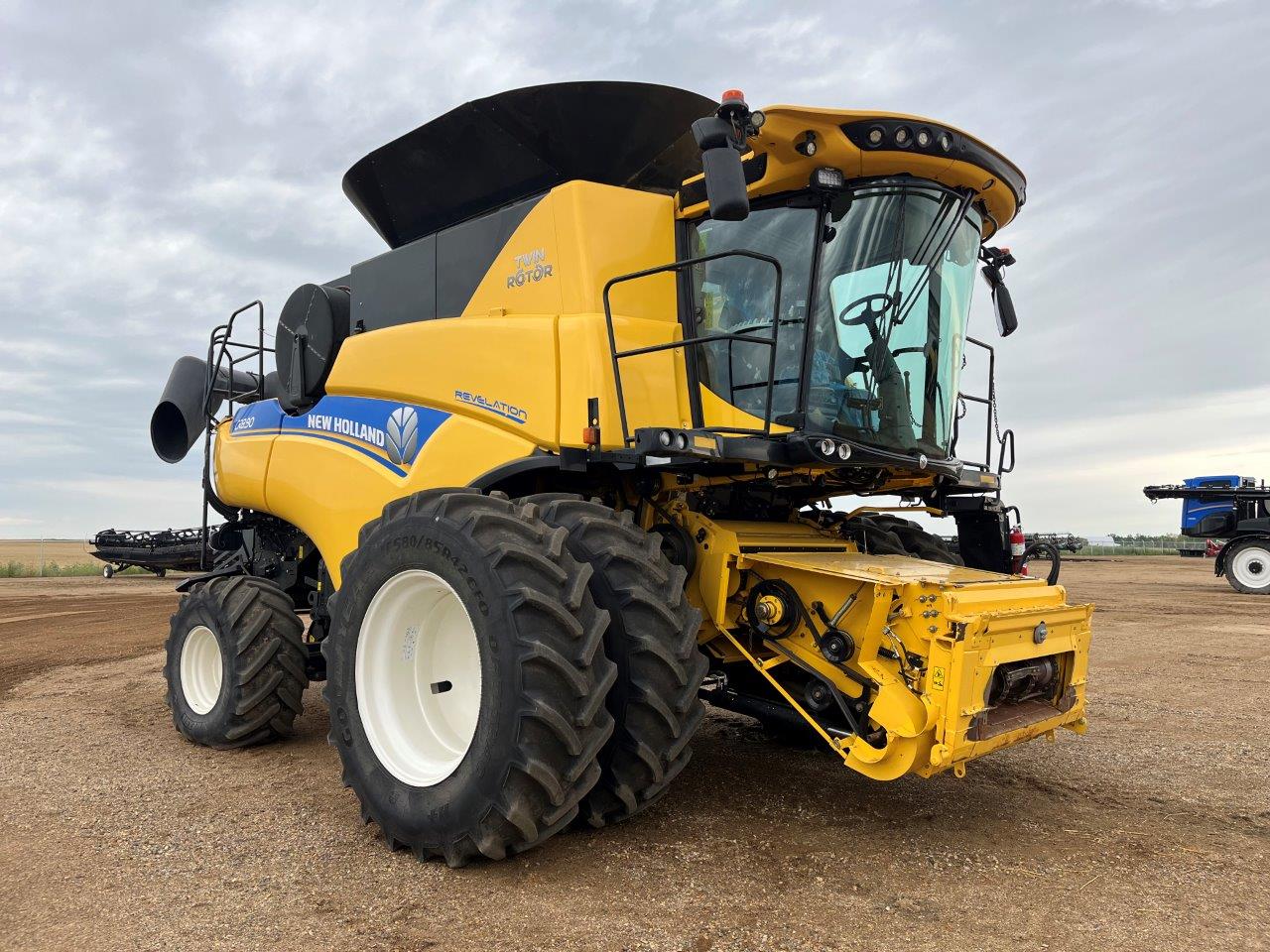 2018 New Holland CR8.90 Combine