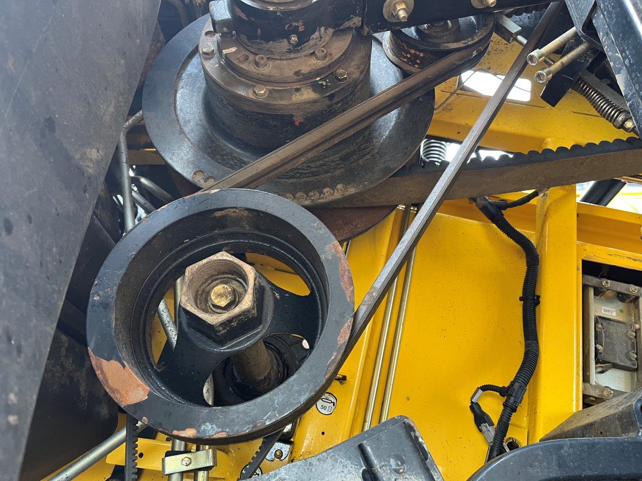 2018 New Holland CR8.90 Combine