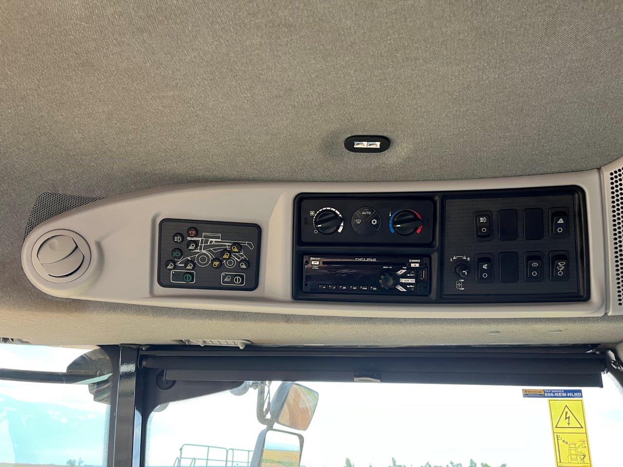 2018 New Holland CR8.90 Combine