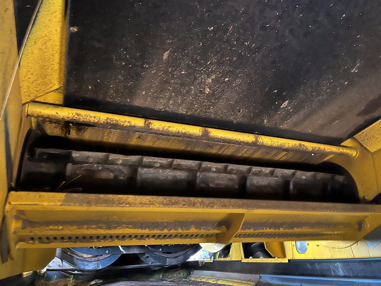 2018 New Holland CR8.90 Combine