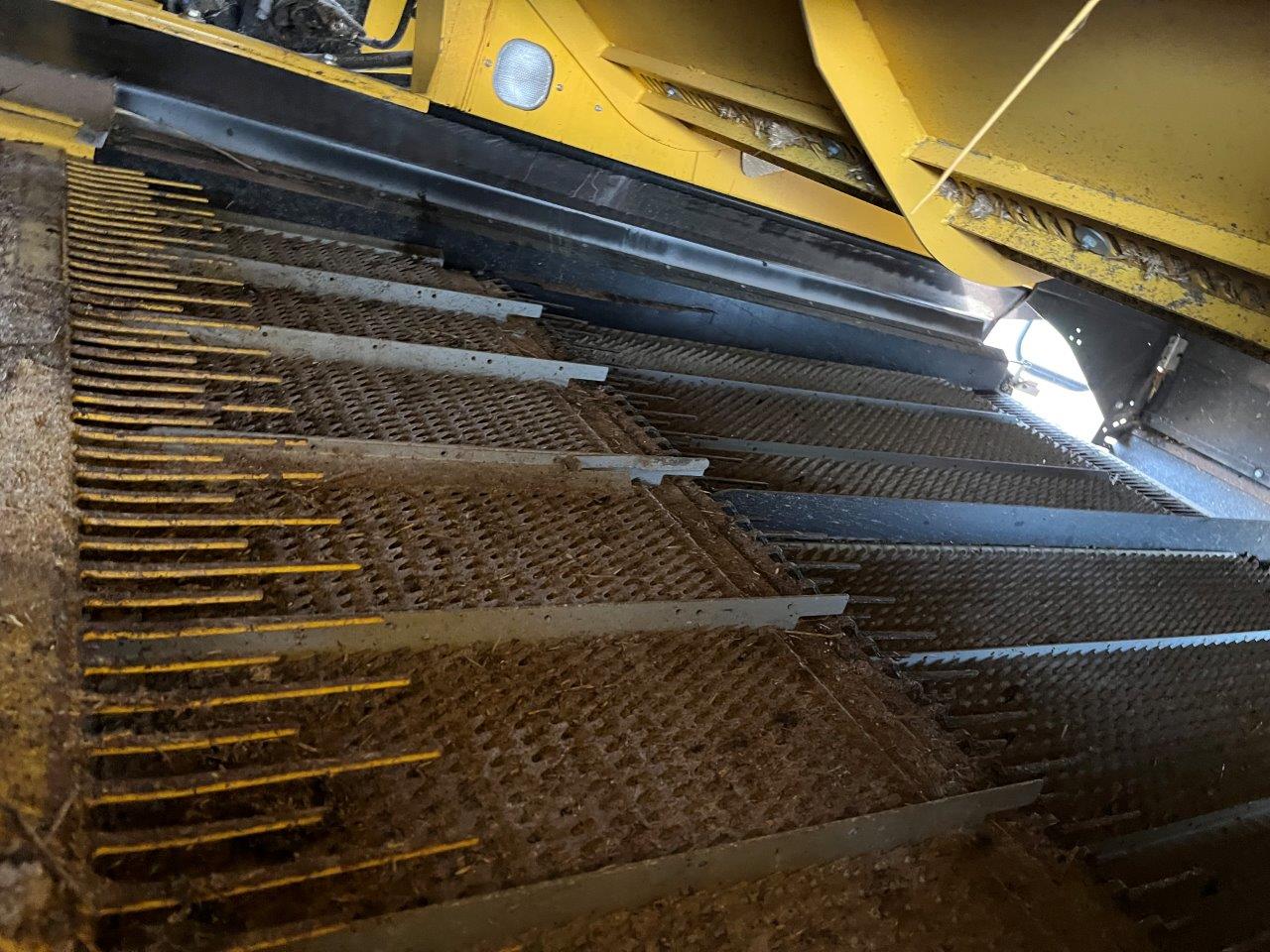 2018 New Holland CR8.90 Combine