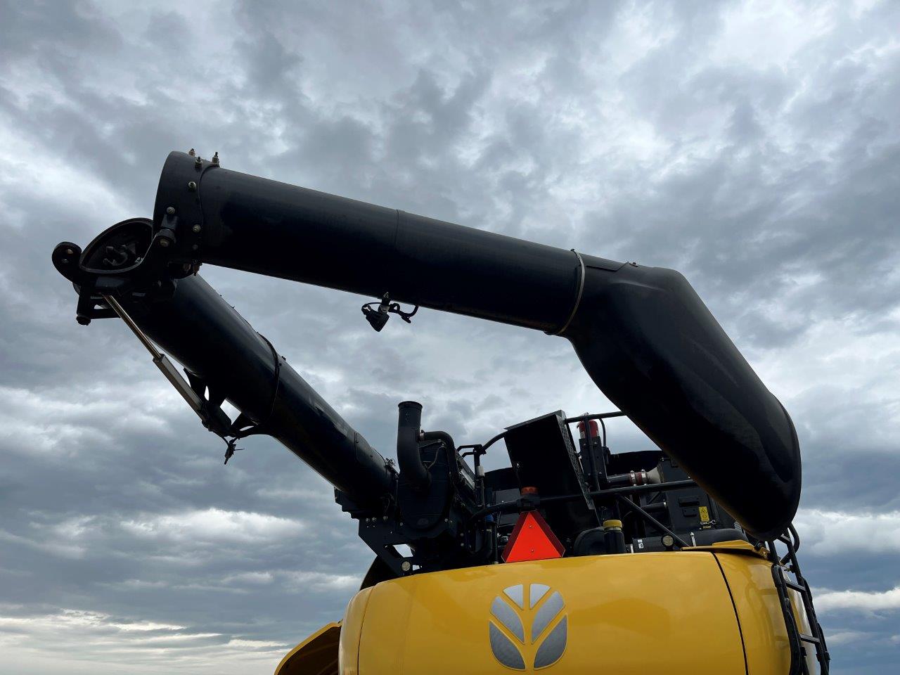 2018 New Holland CR8.90 Combine