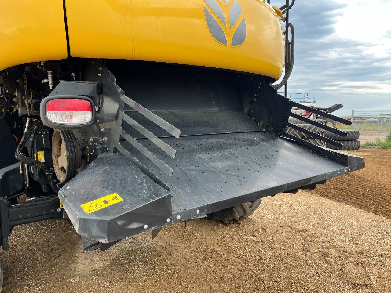 2018 New Holland CR8.90 Combine