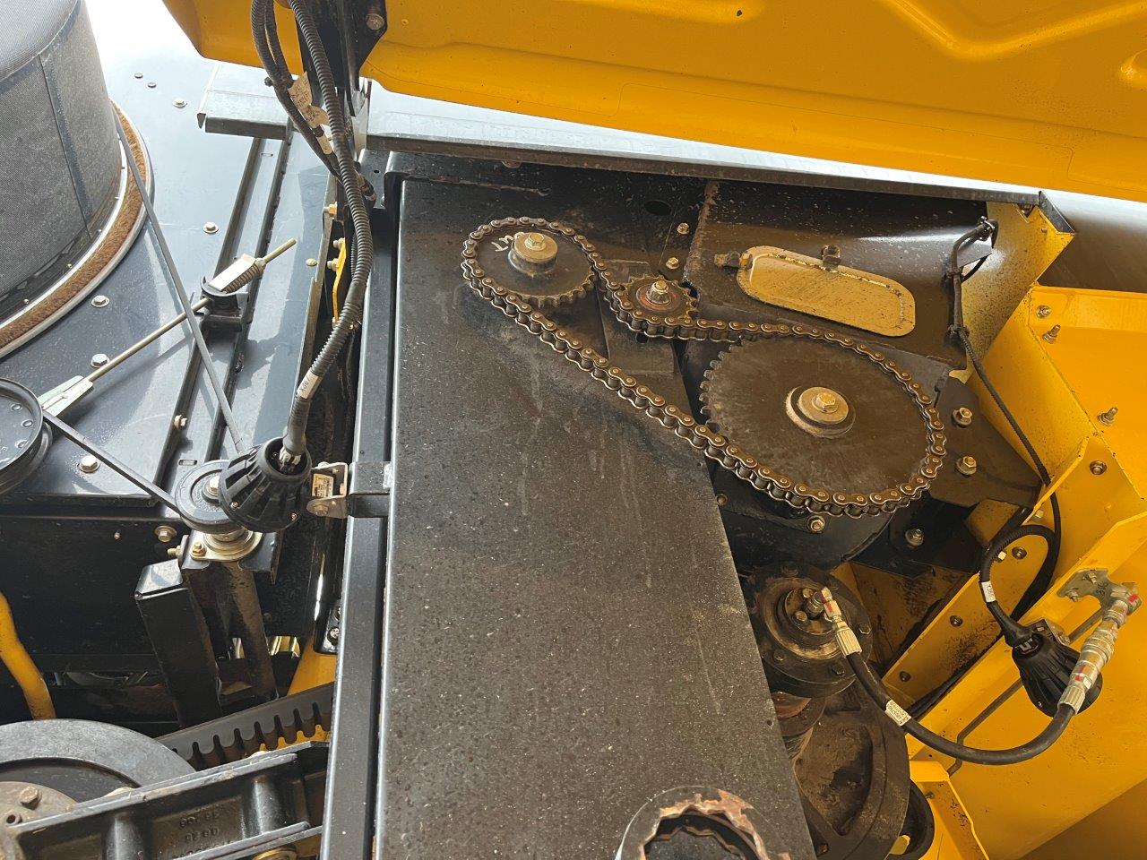 2018 New Holland CR8.90 Combine