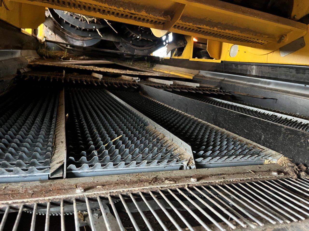 2018 New Holland CR8.90 Combine