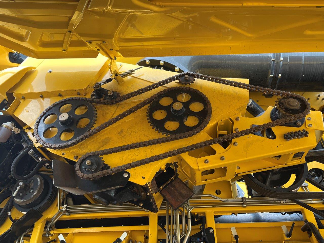 2018 New Holland CR8.90 Combine