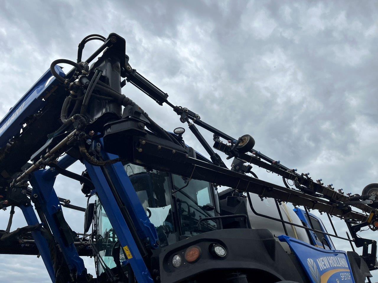 2022 New Holland SP.370F Sprayer/High Clearance
