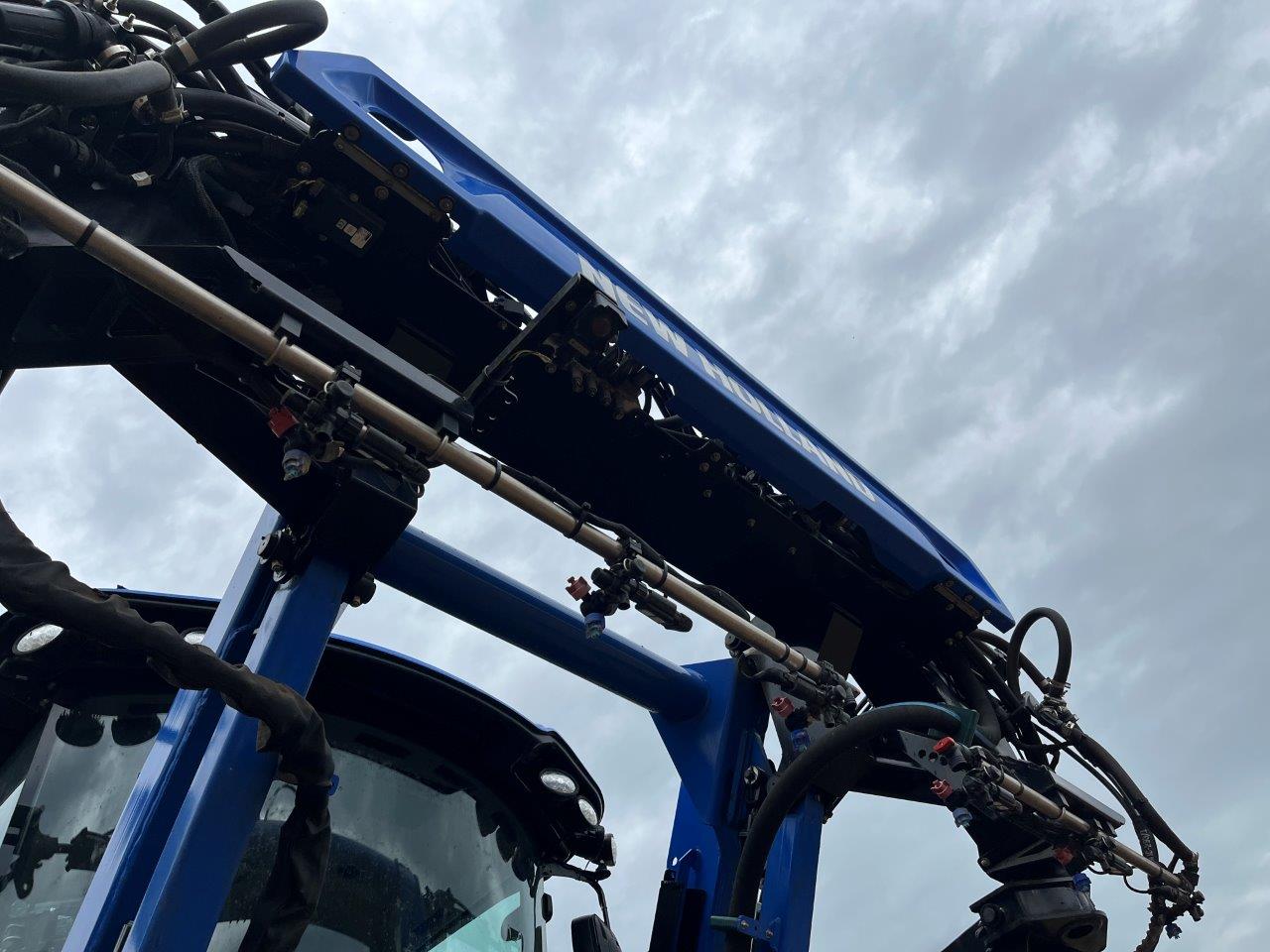 2022 New Holland SP.370F Sprayer/High Clearance