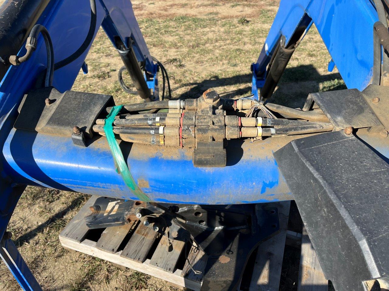 New Holland 840TL Tractor Loader