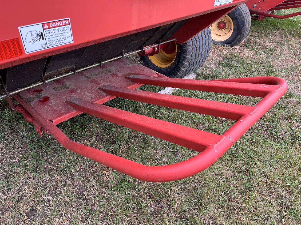 2004 New Holland BR780 Baler/Round