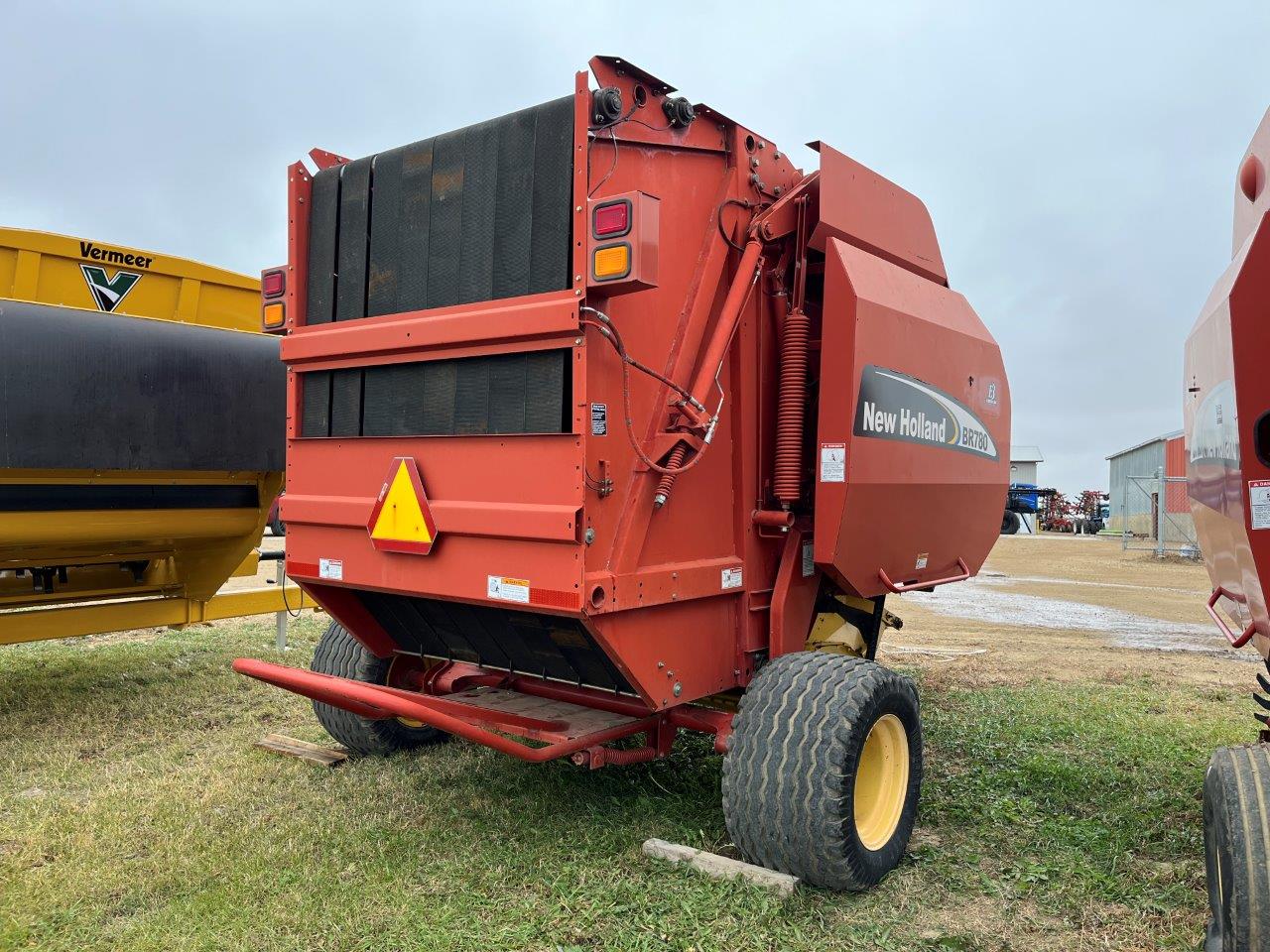2004 New Holland BR780 Baler/Round