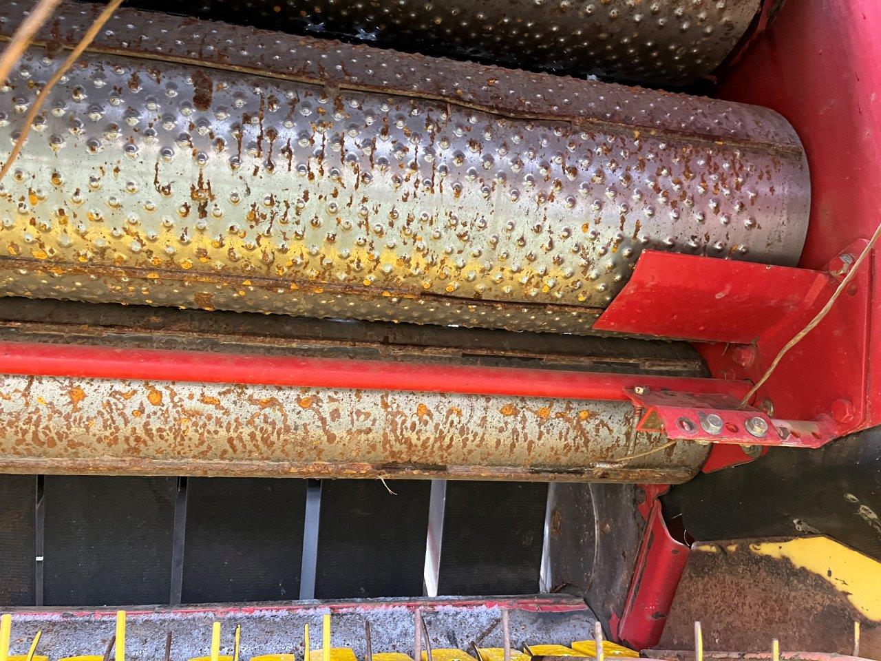 2004 New Holland BR780 Baler/Round