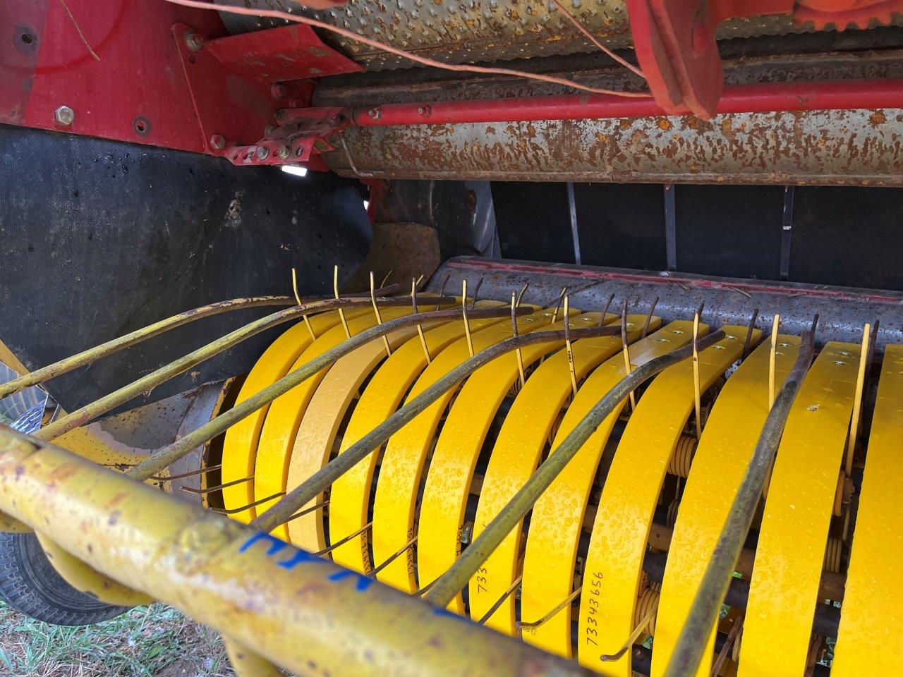 2004 New Holland BR780 Baler/Round