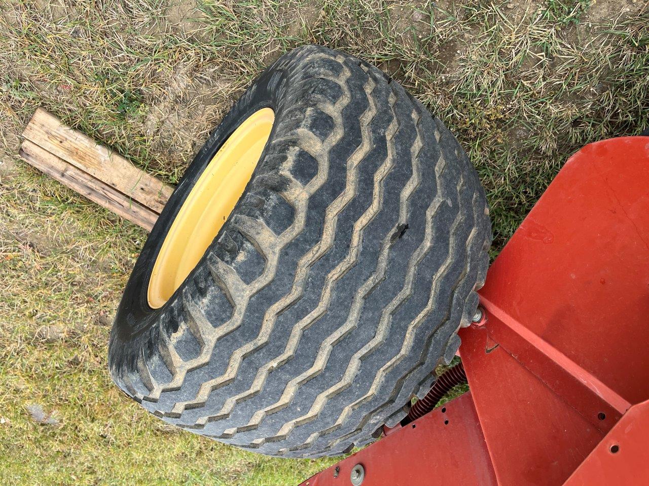 2004 New Holland BR780 Baler/Round