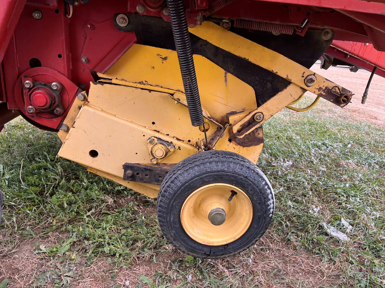 2004 New Holland BR780 Baler/Round