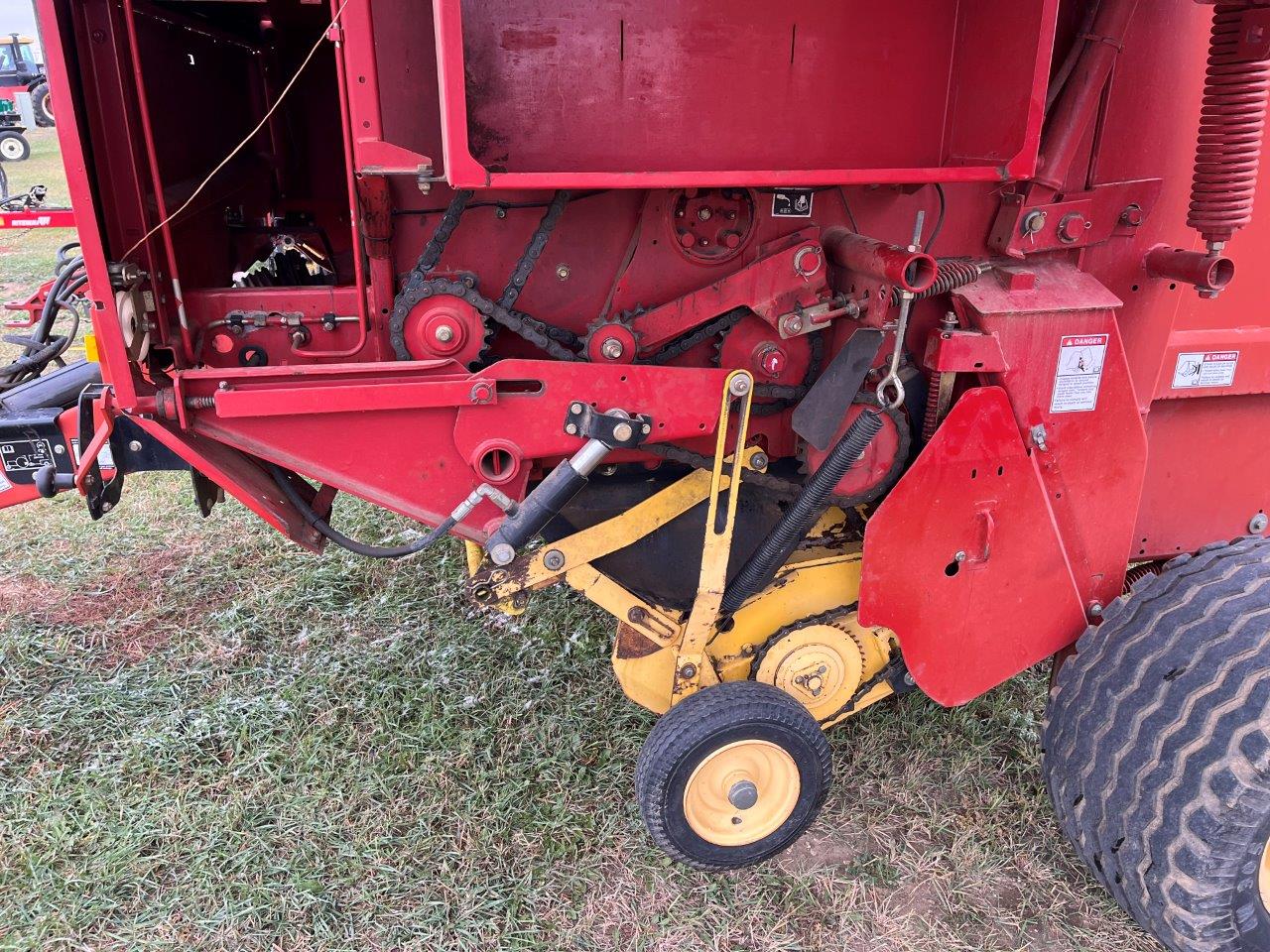 2004 New Holland BR780 Baler/Round