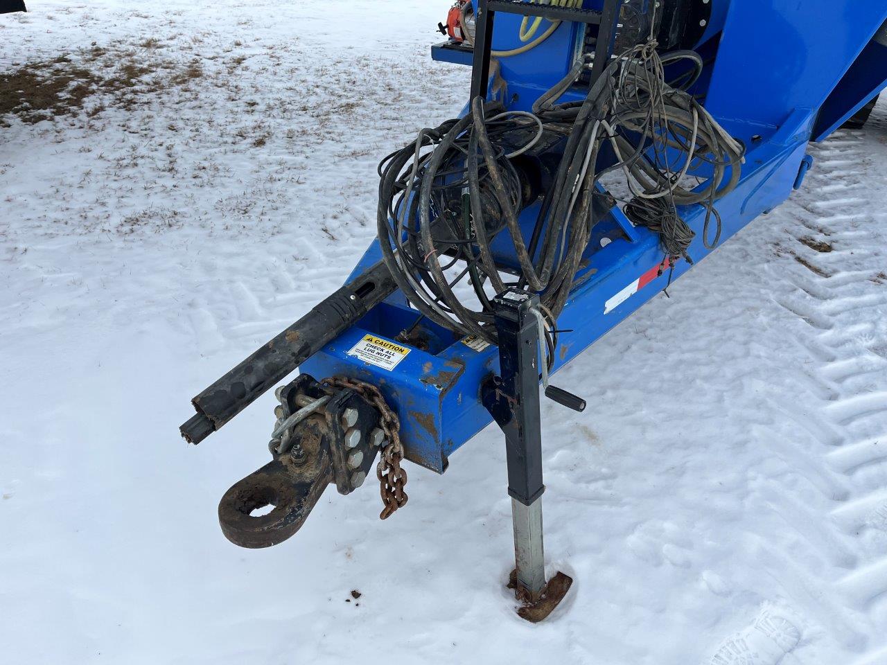 2011 Demco 1400 Grain Cart