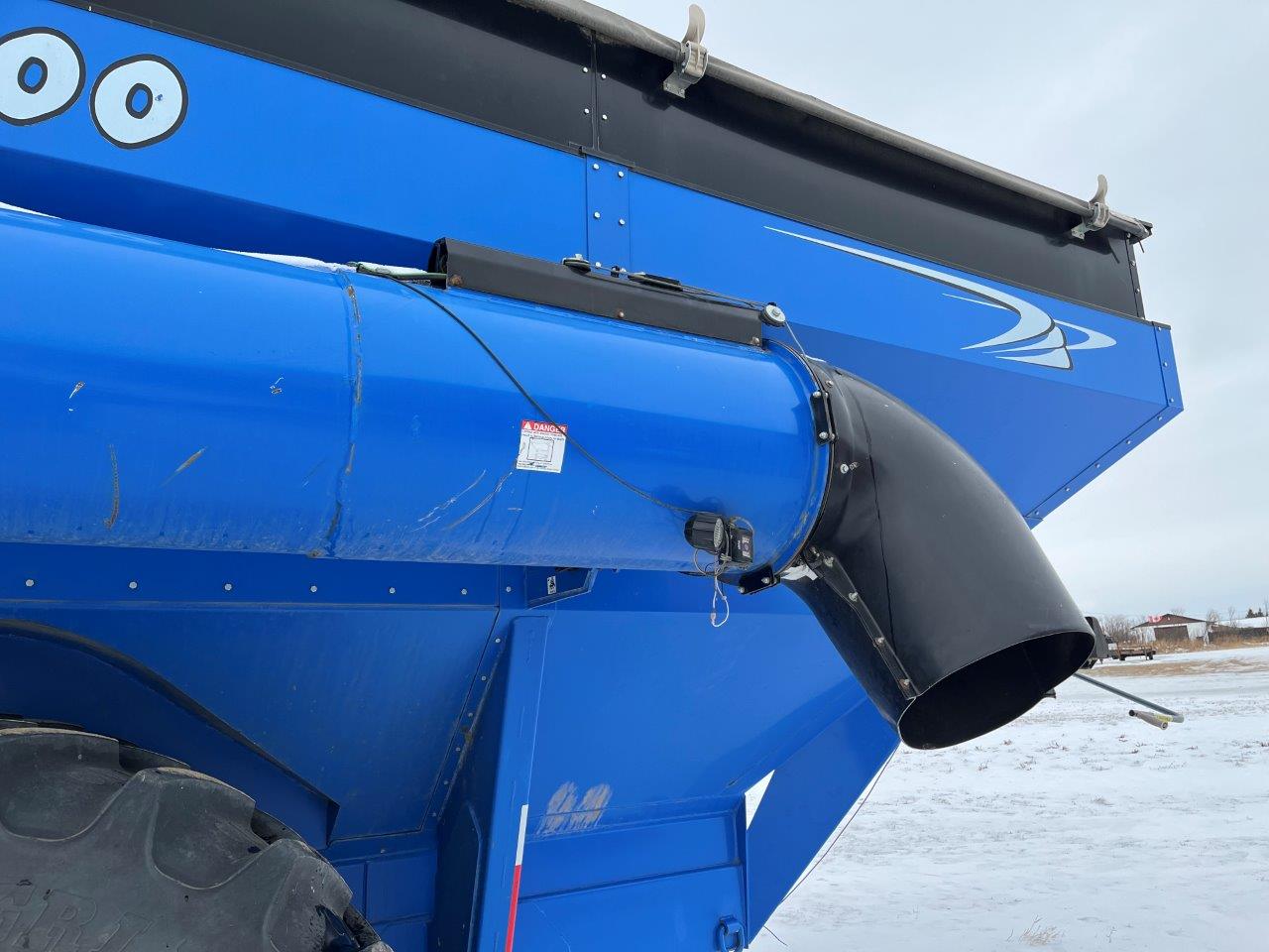 2011 Demco 1400 Grain Cart