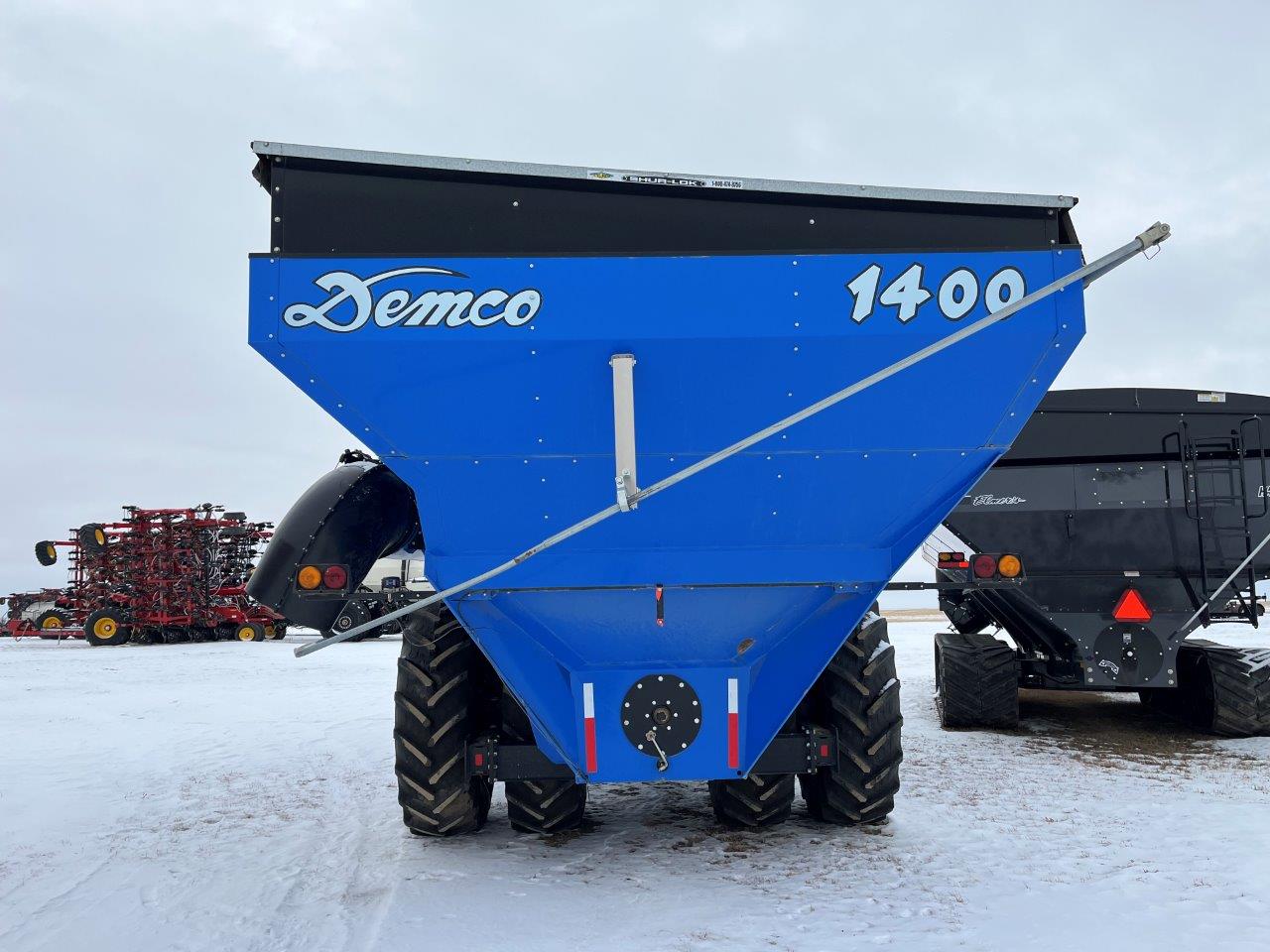 2011 Demco 1400 Grain Cart