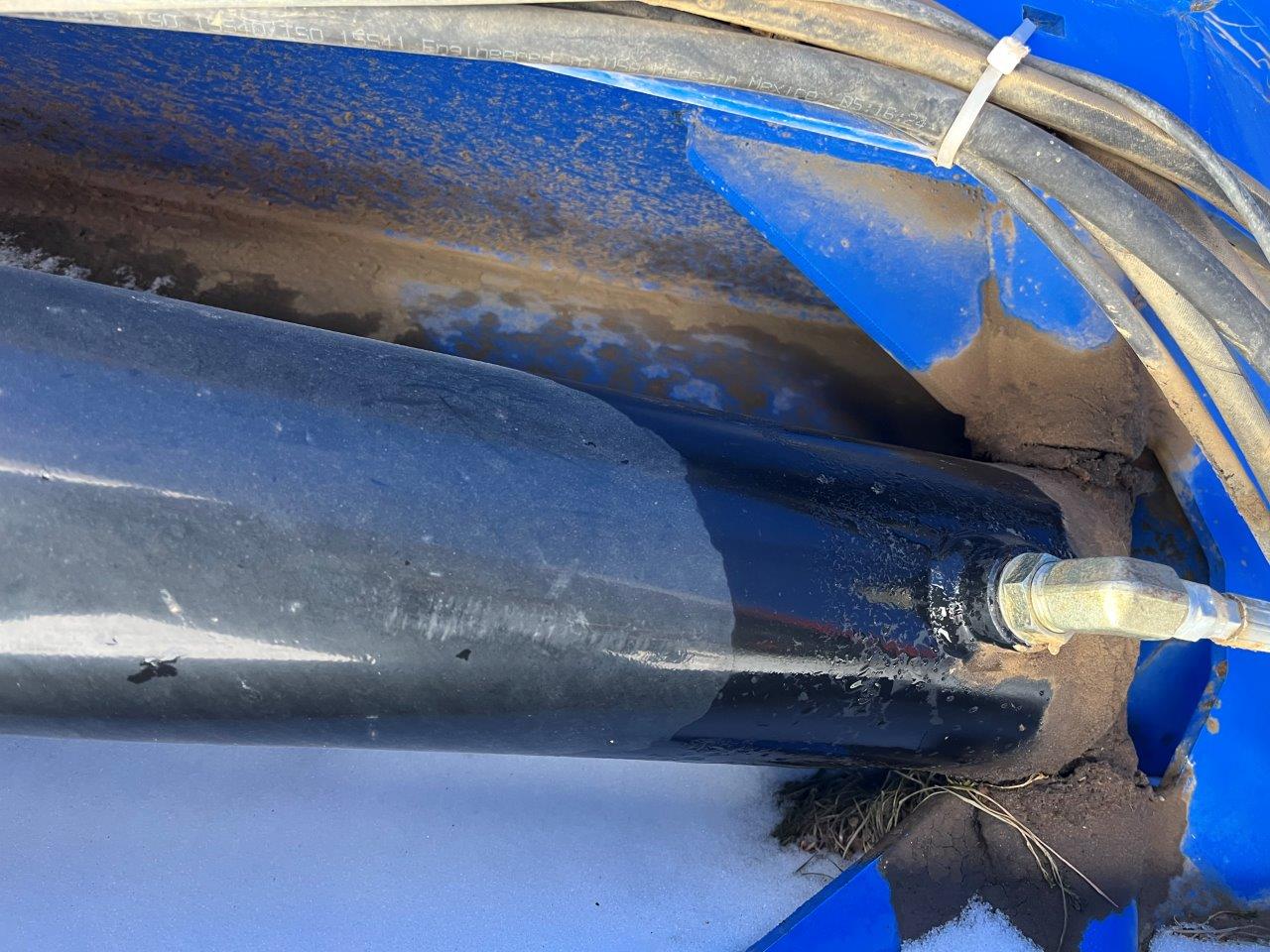 2011 Demco 1400 Grain Cart