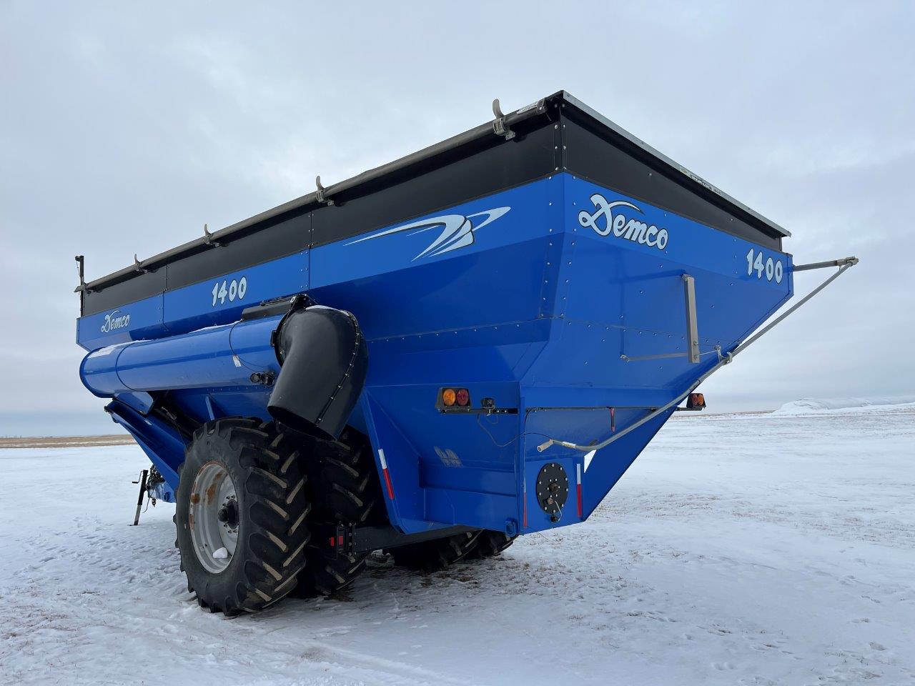 2011 Demco 1400 Grain Cart