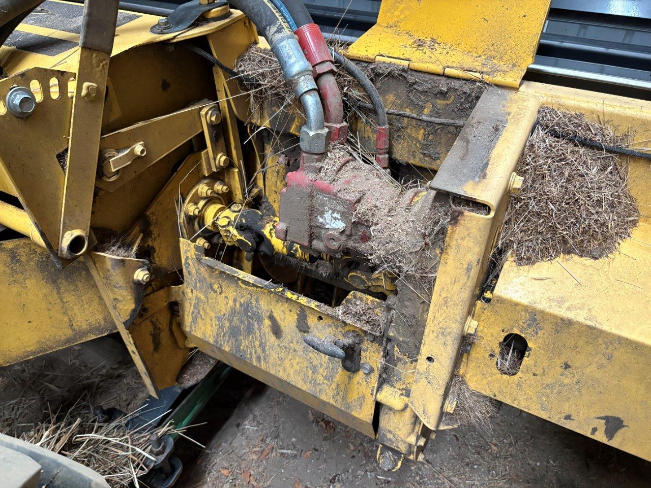 2009 New Holland H7150 - 18' Mower Conditioner