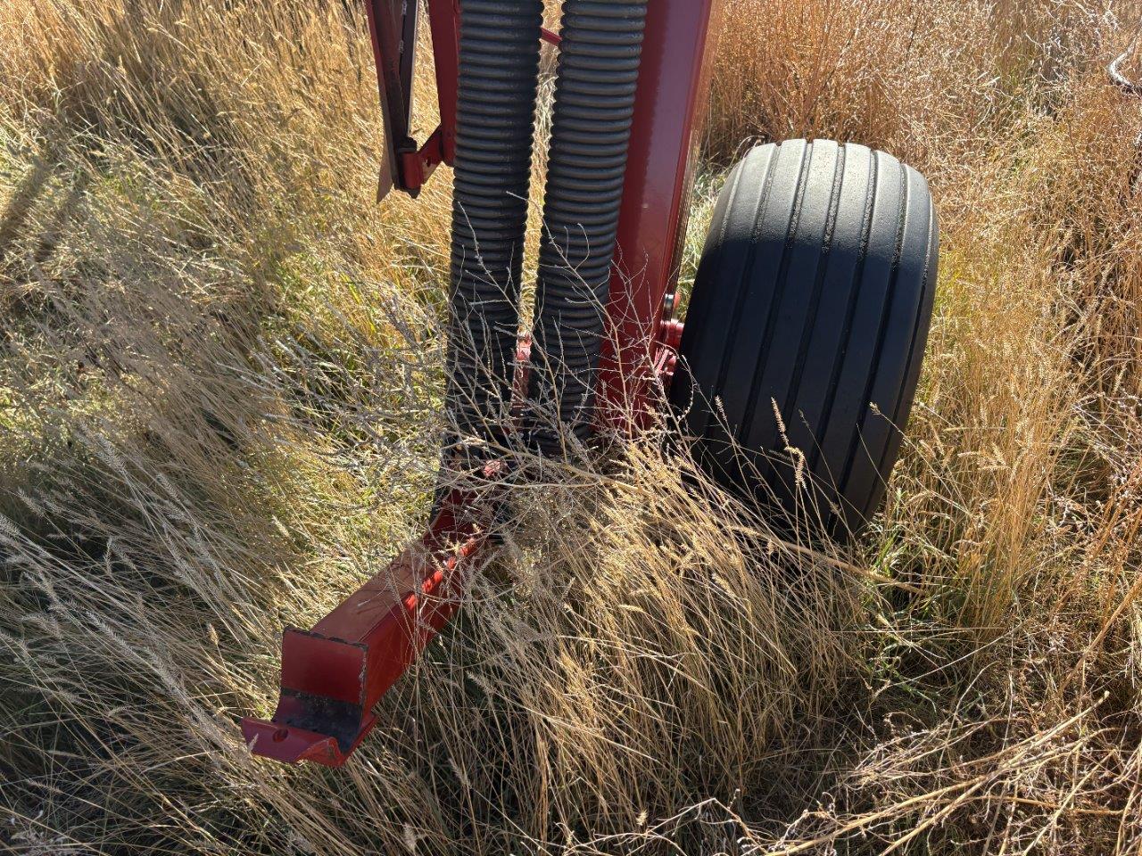 2009 New Holland H7150 - 18' Mower Conditioner