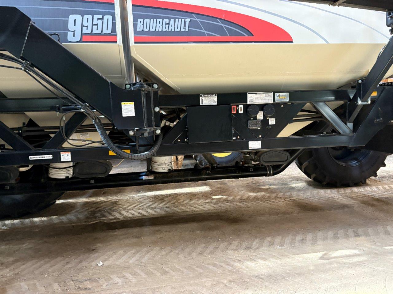 2021 Bourgault 3330 SE PLX 76'12" w/ 9950 Air Drill