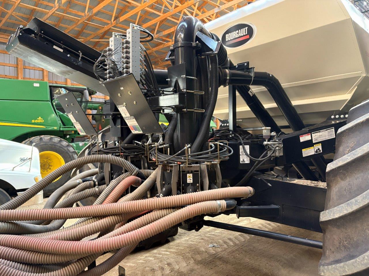 2021 Bourgault 3330 SE PLX 76'12" w/ 9950 Air Drill