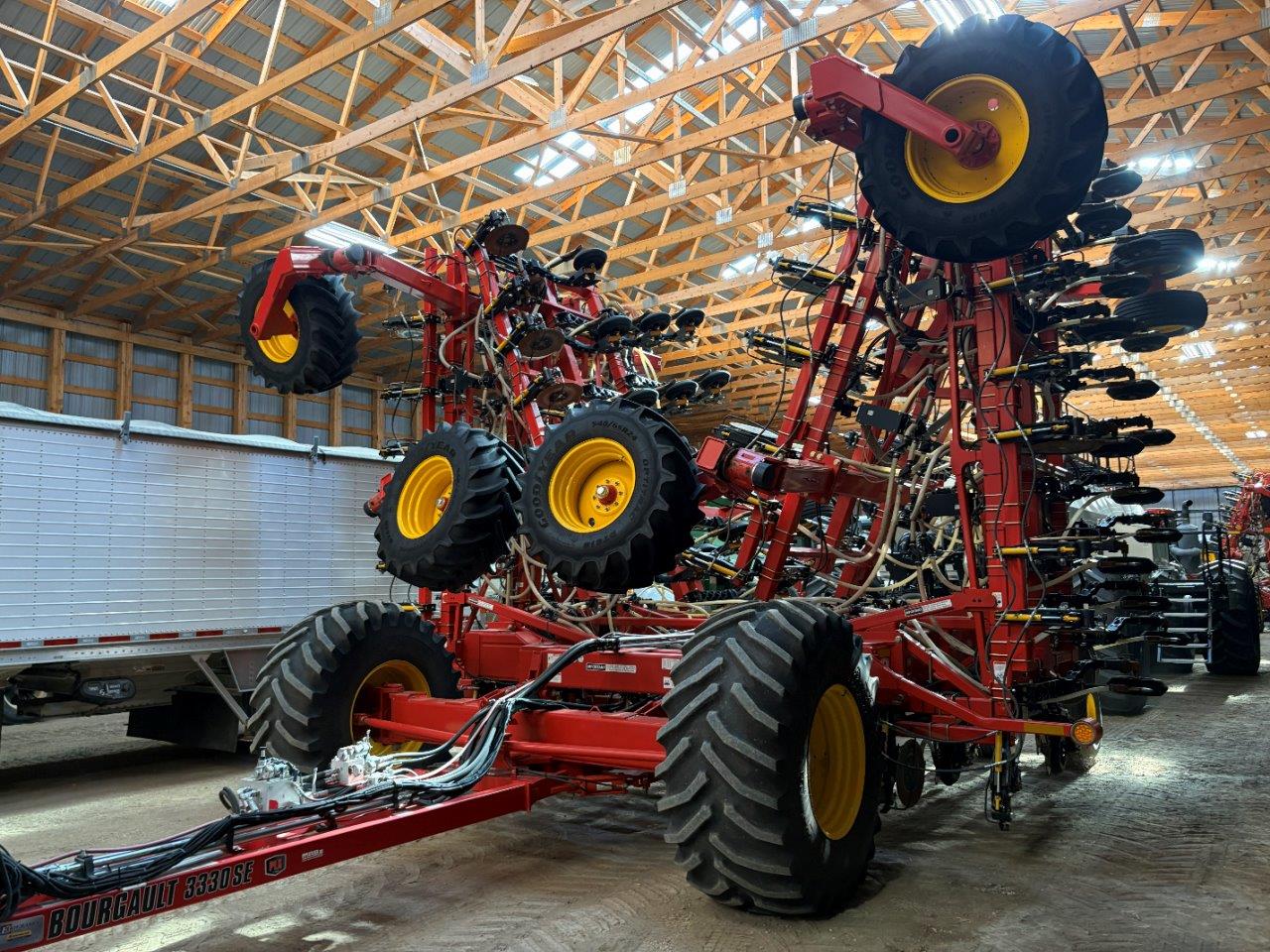 2021 Bourgault 3330 SE PLX 76'12" w/ 9950 Air Drill