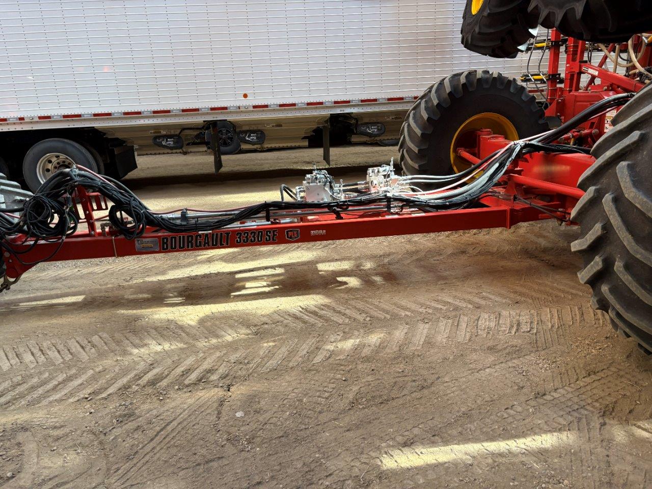 2021 Bourgault 3330 SE PLX 76'12" w/ 9950 Air Drill