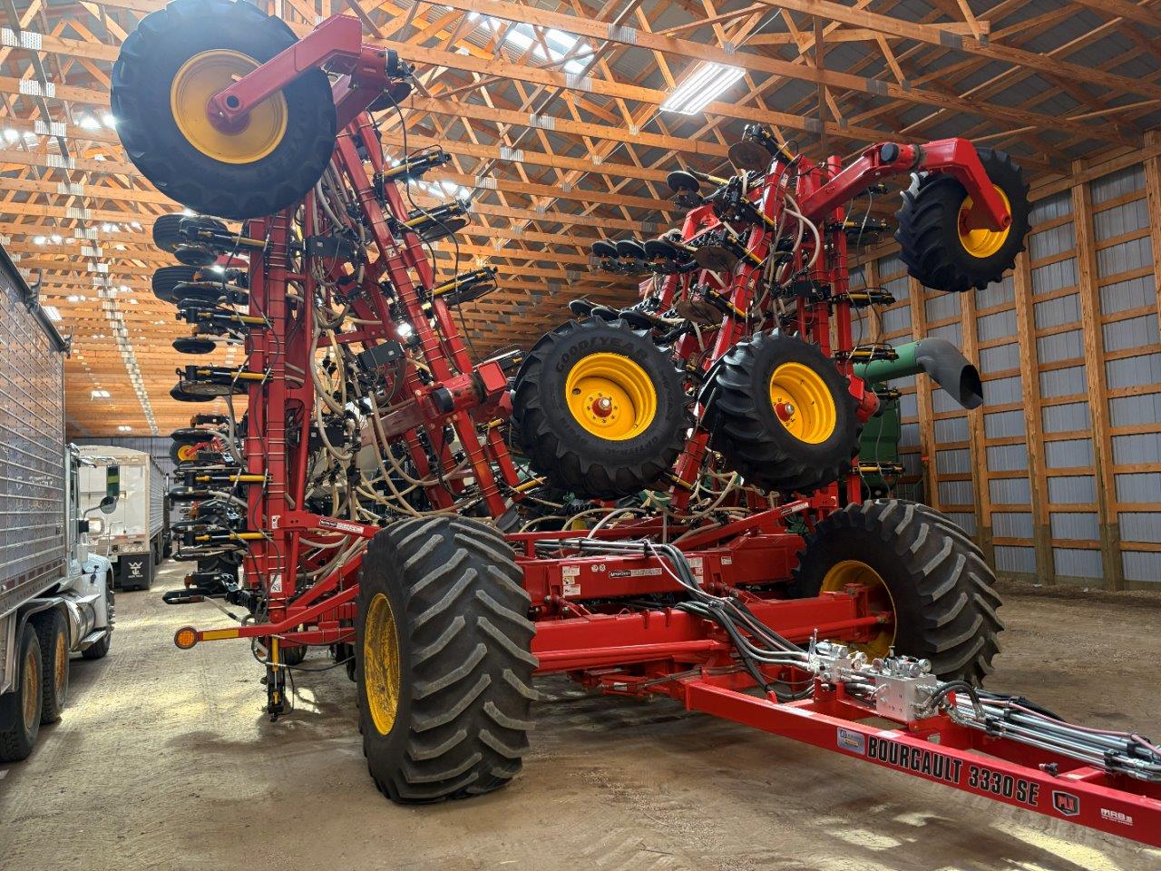 2021 Bourgault 3330 SE PLX 76'12" w/ 9950 Air Drill