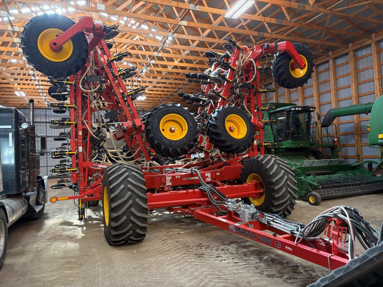 2021 Bourgault 3330 SE PLX 76'12" w/ 9950 Air Drill