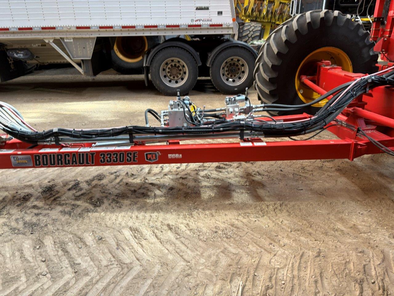 2021 Bourgault 3330 SE PLX 76'12" w/ 9950 Air Drill