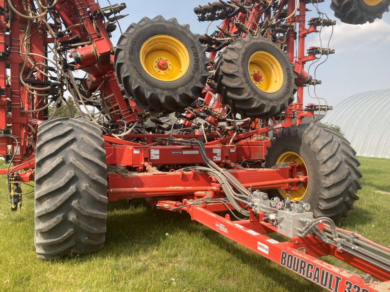 2019 Bourgault 3320XTC 76'12" w/ 7950 Air Drill