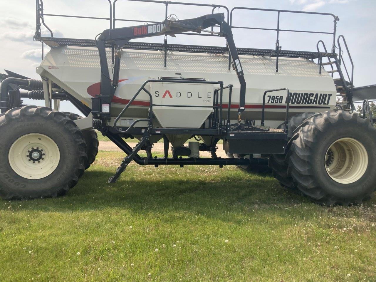 2019 Bourgault 3320XTC 76'12" w/ 7950 Air Drill