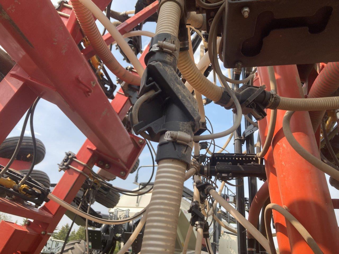 2019 Bourgault 3320XTC 76'12" w/ 7950 Air Drill