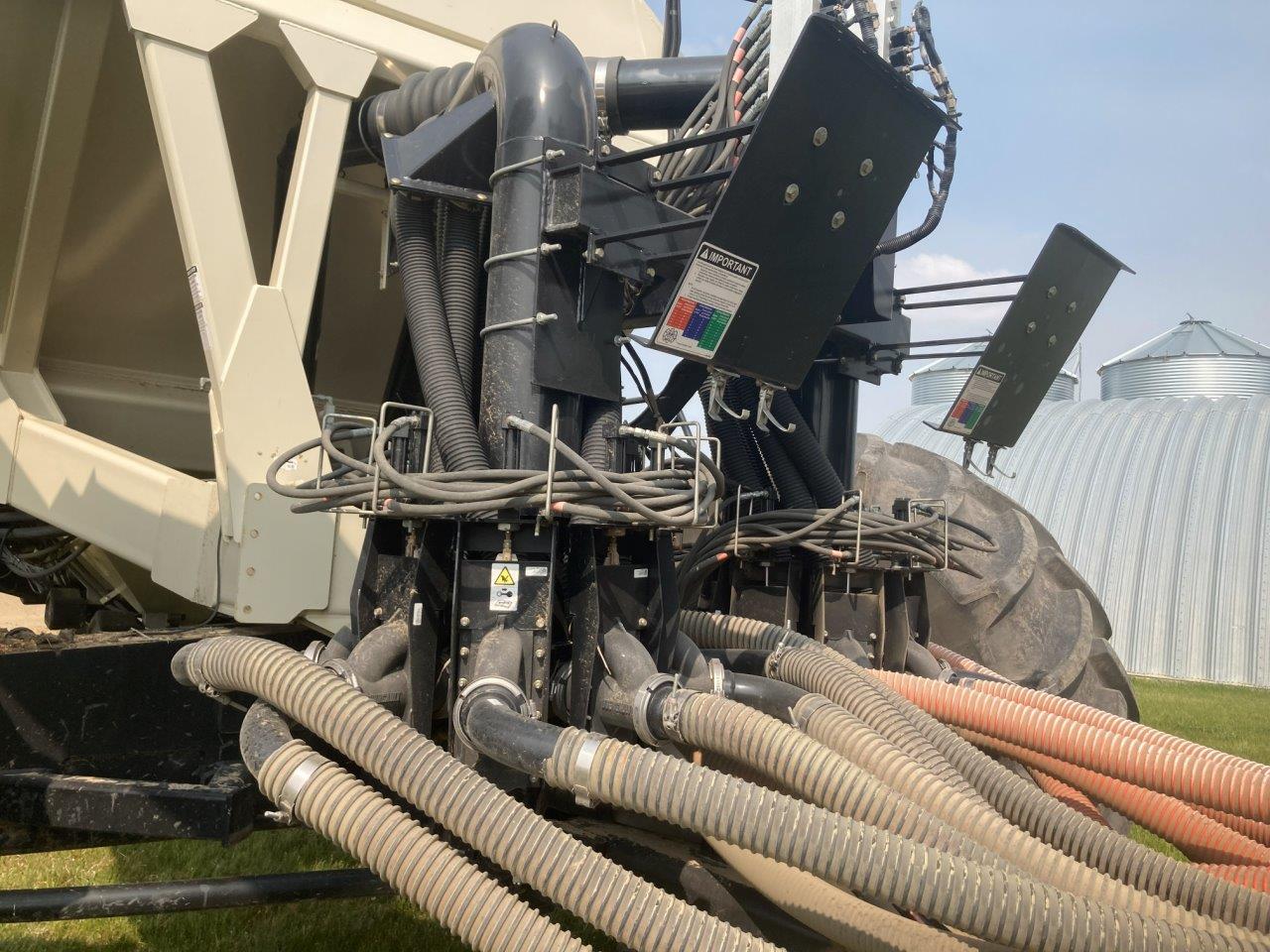 2019 Bourgault 3320XTC 76'12" w/ 7950 Air Drill