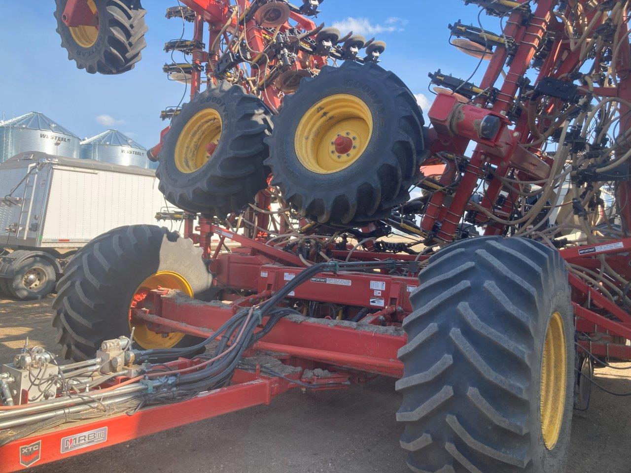 2018 Bourgault 3320XTC 76'10"' w/ 7950 Air Drill