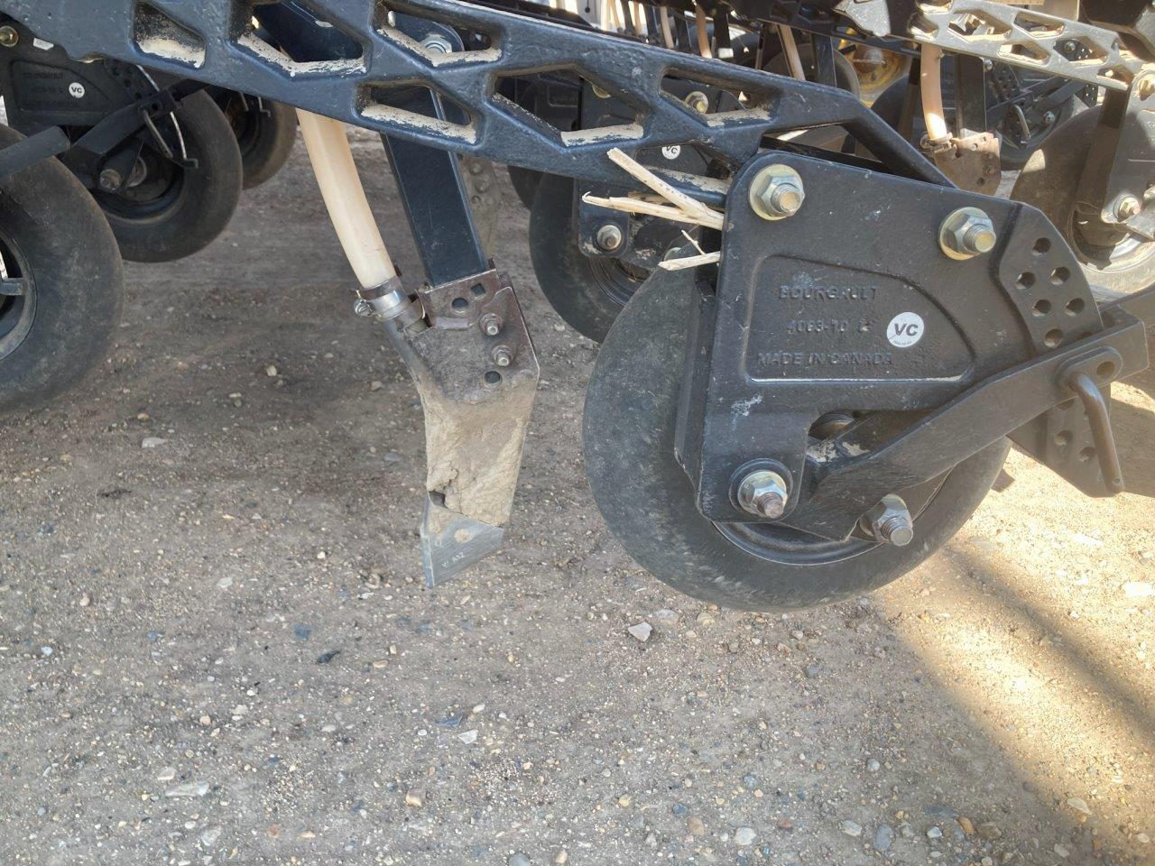 2018 Bourgault 3320XTC 76'10"' w/ 7950 Air Drill